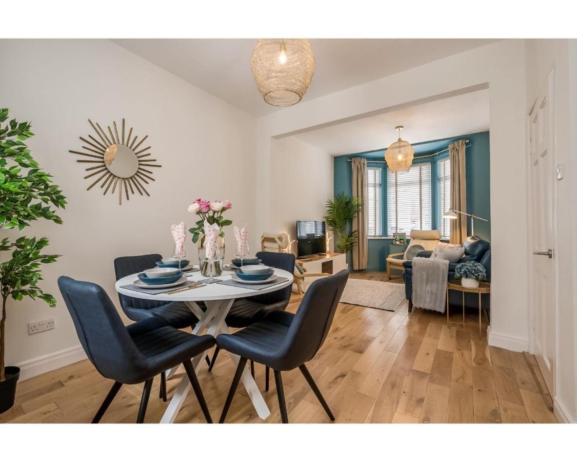 Central Belfast Apartments Chic Luxe R&R Exterior foto