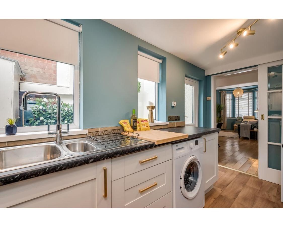 Central Belfast Apartments Chic Luxe R&R Exterior foto