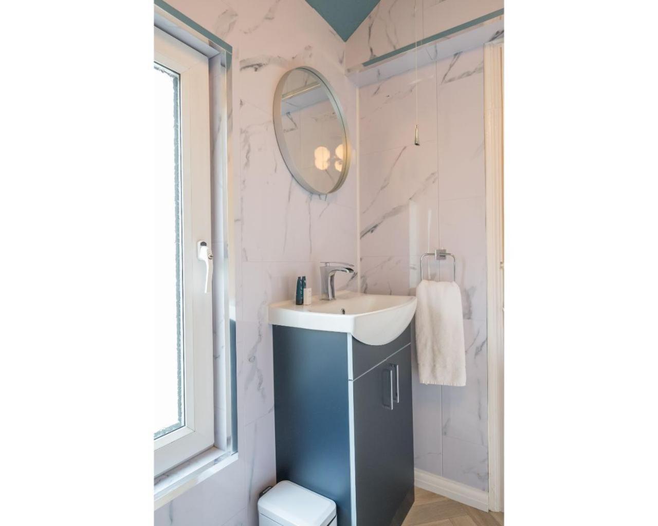 Central Belfast Apartments Chic Luxe R&R Cameră foto